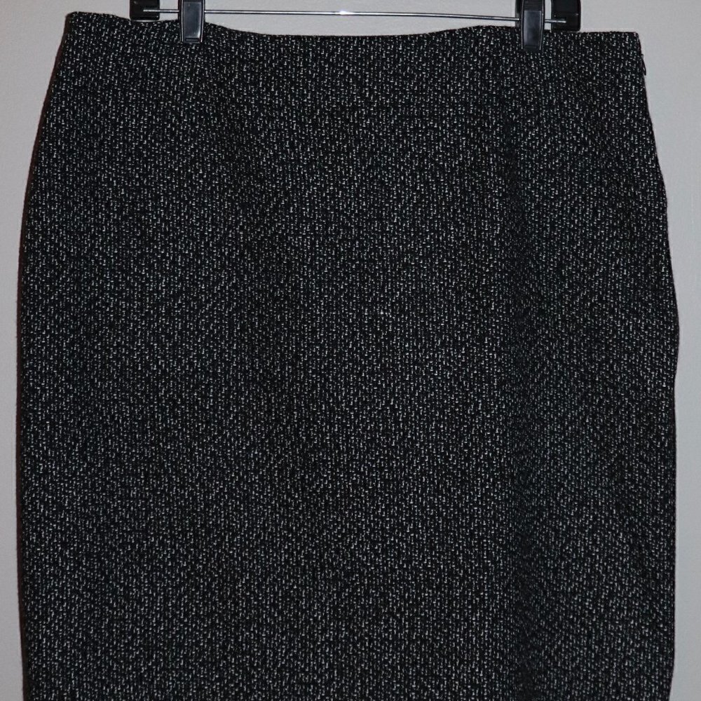 Joneswear Black & White Tweed Skirt Size 16